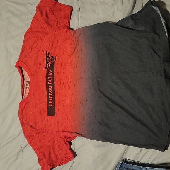 Chicago Bulls Short Sleeve T-Shirt - Picture 1 of 3